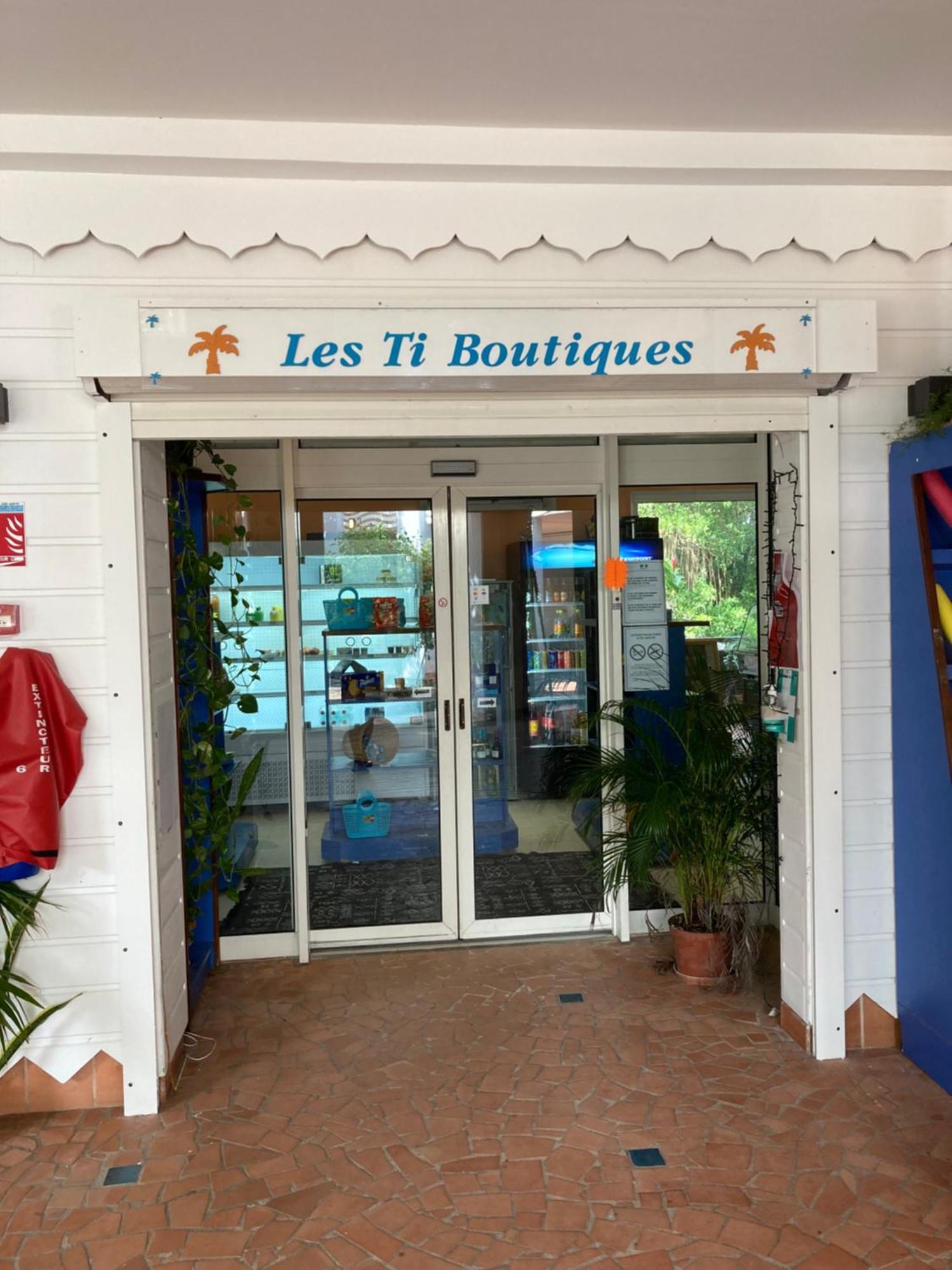 Appartement Arc En Ciel 3 Pieces Avec Acces Piscine Et Plage Saint-Francois  Exterior foto